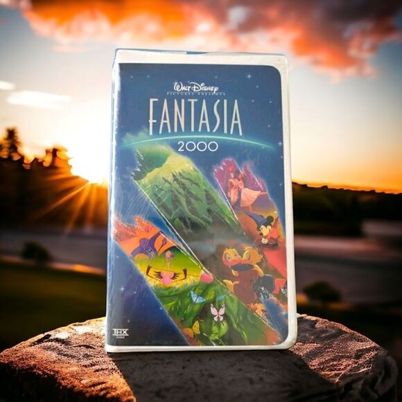 New Fantasia 2000 VHS Movie With Commemorative Booklet Walt Disney Clamshell. - Picture 1 of 16